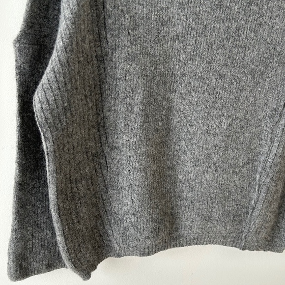 Girl By Band Of Outsiders Gray Crewneck Sweater - Picture 7 of 16